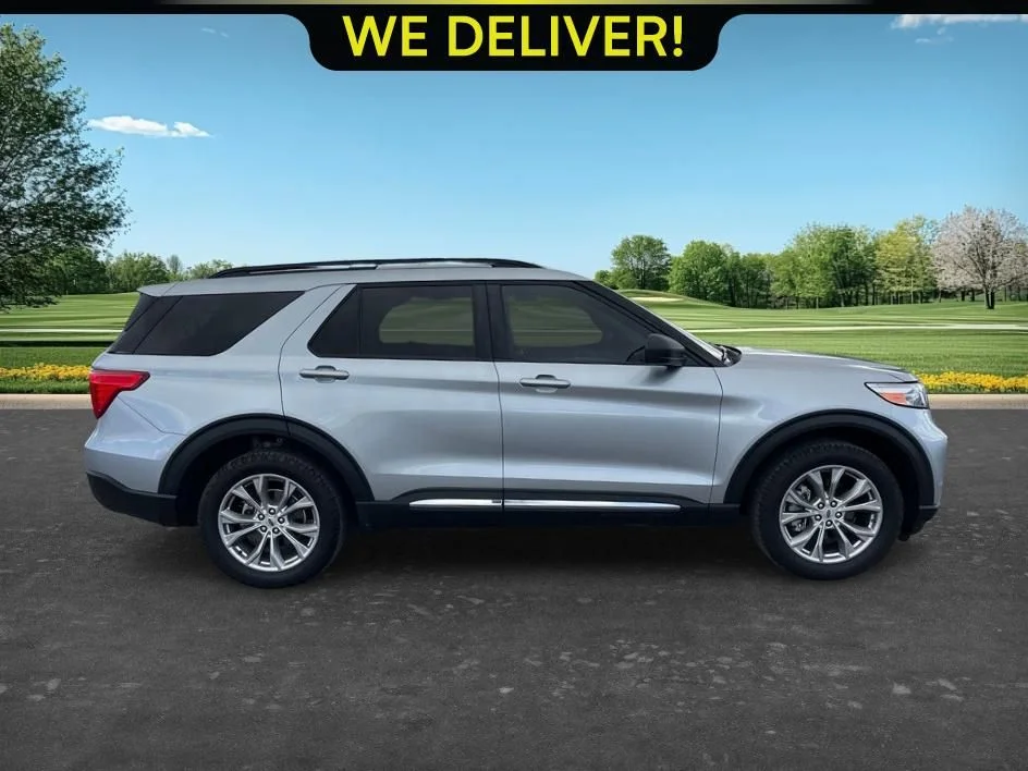Used 2023 Silver Ford XLT image 4