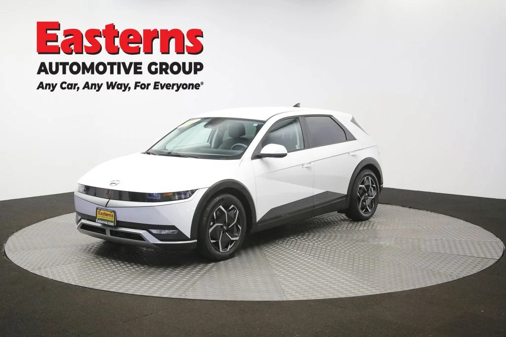 Used 2024 White Hyundai SEL image 53