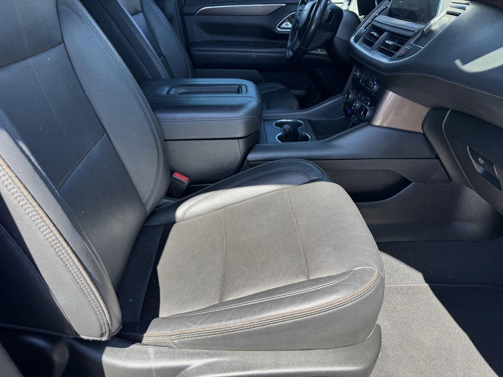 Used 2022 Black Chevrolet High Country image 8