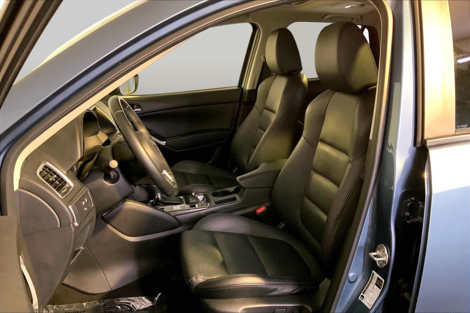 Used 2016 Blue Reflex Mica Mazda Grand Touring image 10