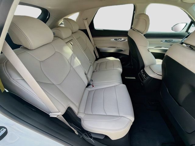 New 2027 White Genesis 2.5T SELECT image 29