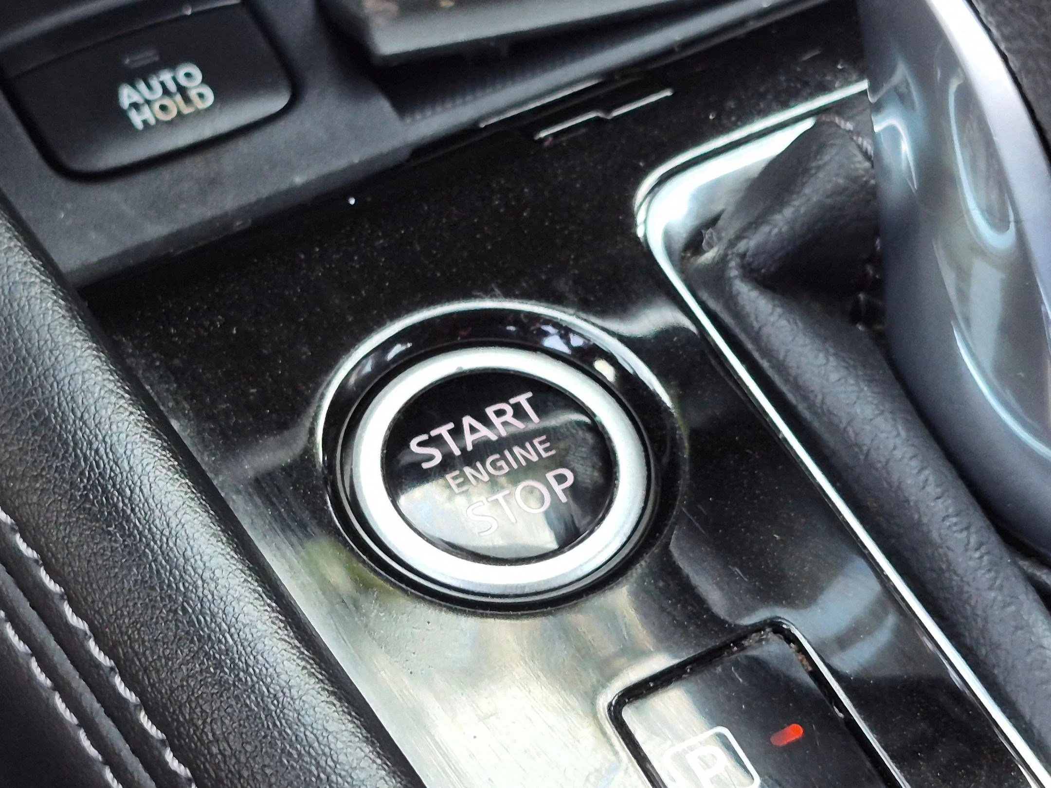Used 2021 Super Black Nissan SR image 16