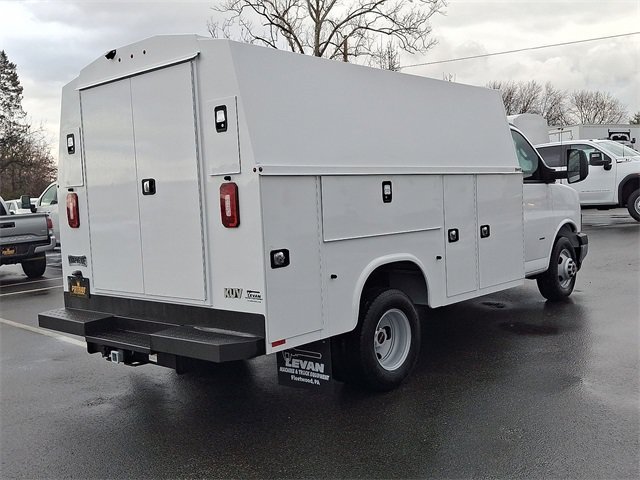 New 2025 Summit White GMC 1WT image 18