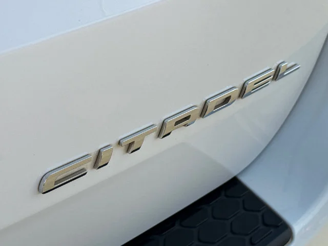 Used 2018 White Dodge Citadel image 10