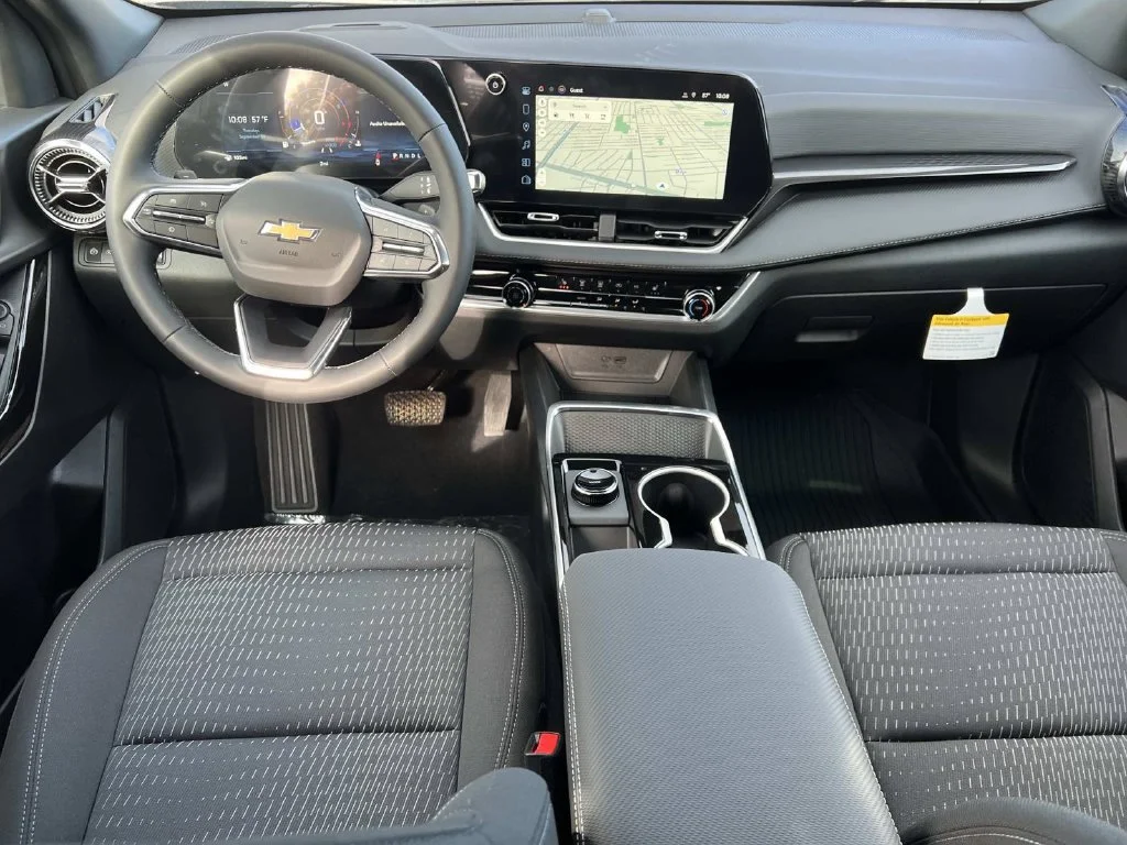 2027 Chevrolet Equinox LT - Photo 10