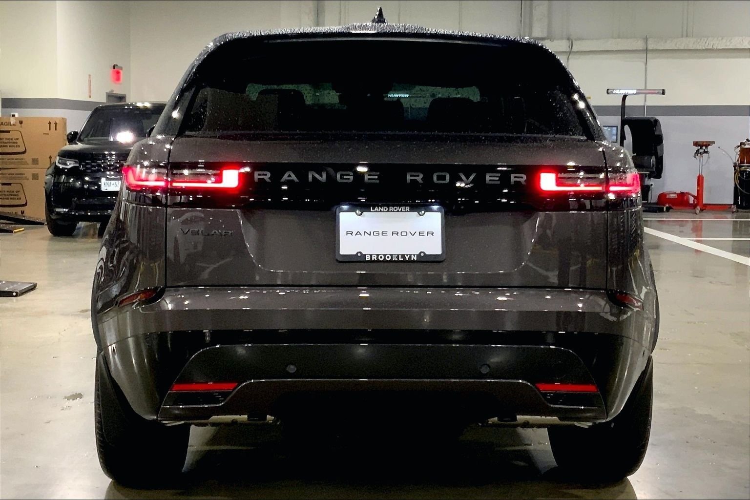 New 2026 Charente Grey LAND ROVER  image 4
