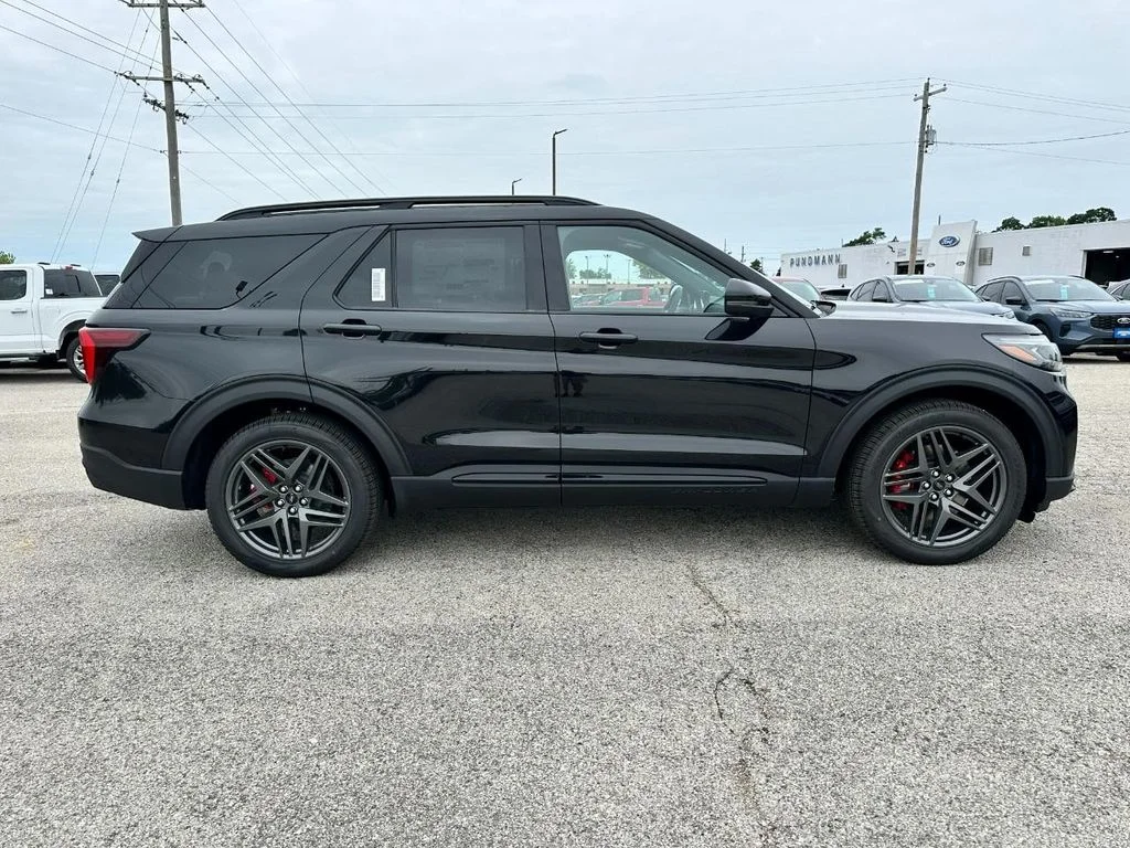 New 2026 Agate Black Metallic Ford ST image 2