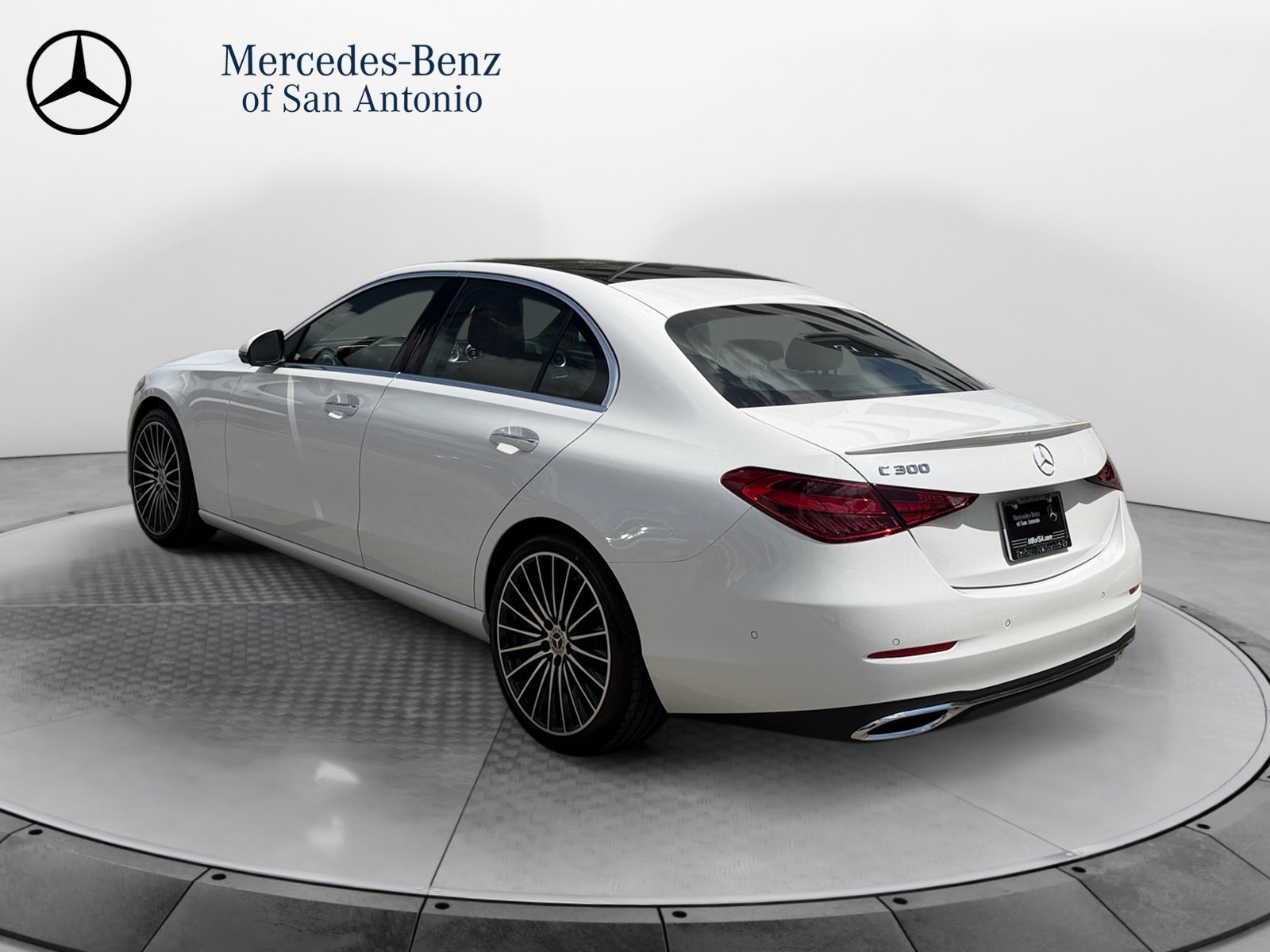 New 2026 MANUFAKTUR Moonlight White Metallic Mercedes-Benz C 300 image 30
