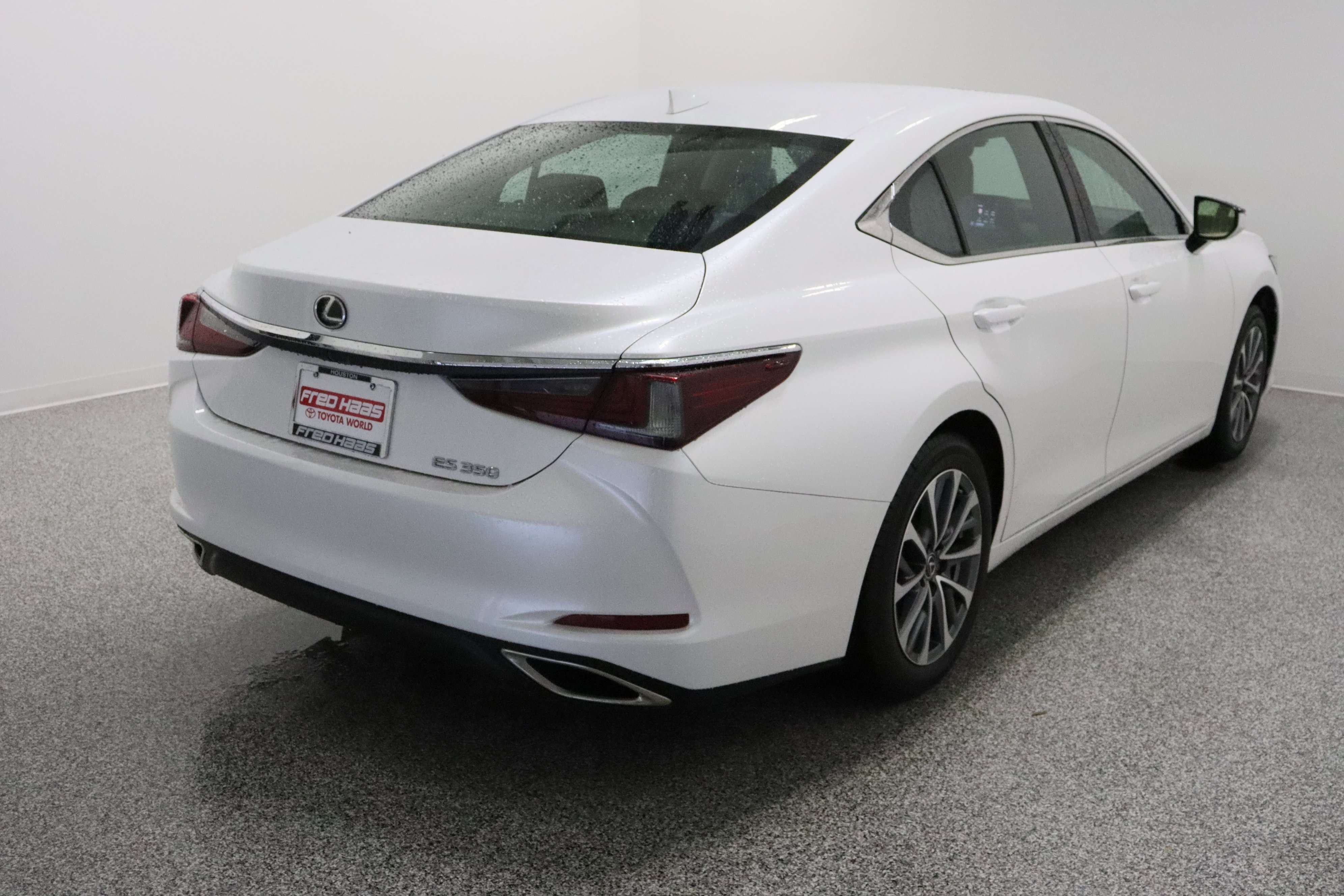 Used 2024 Eminent White Pearl Lexus ES 350 3.5L image 7