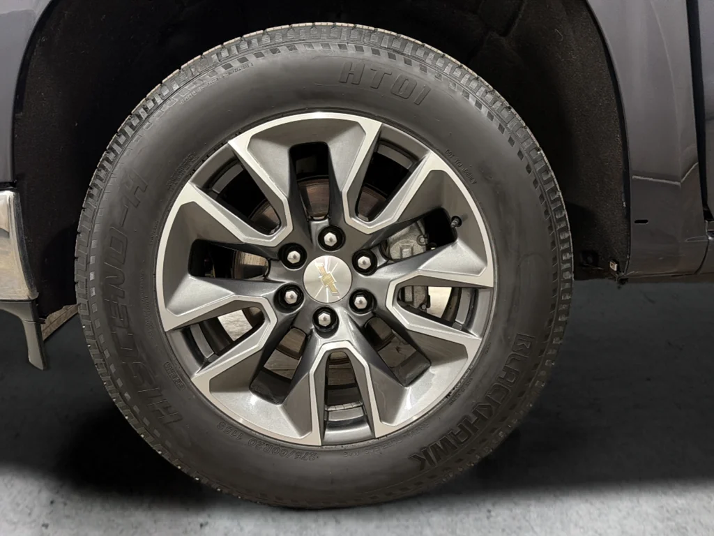 Used 2022 Gray Chevrolet LT image 34