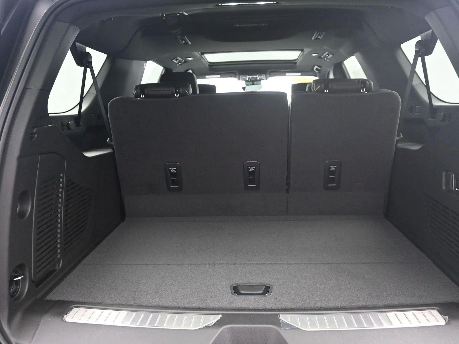 2026 Chevrolet Suburban Premier - Photo 20