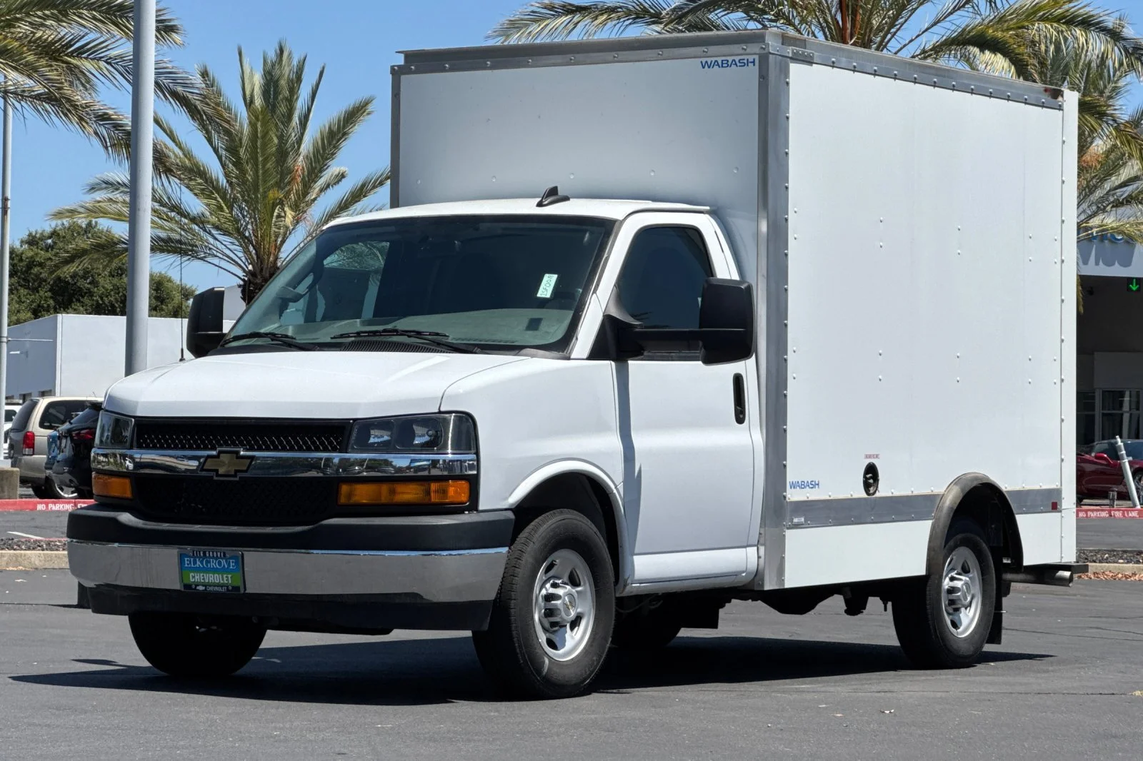 2025 Chevrolet Express Cutaway 3500 1WT view 7