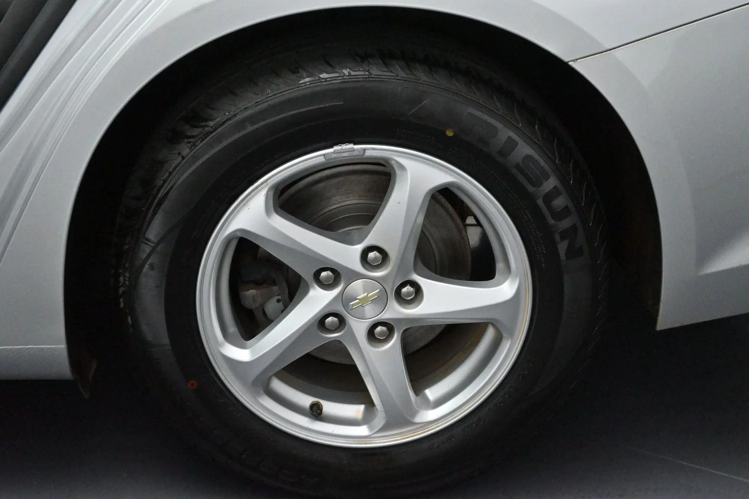 Used 2018 SILVER ICE METALLIC Chevrolet LS image 30