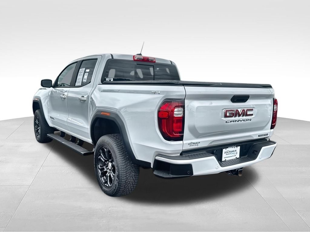 Used 2023 White GMC Elevation image 7