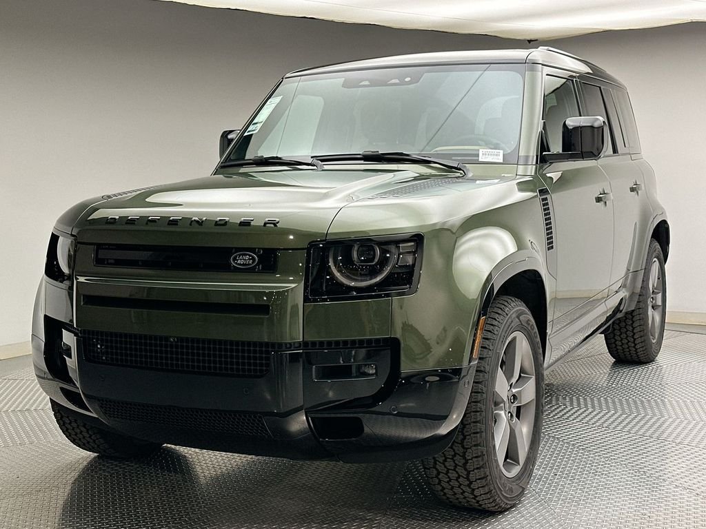 New 2026 Woolstone Green Land Rover X-Dynamic SE image 1