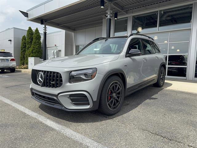 New 2026 MANUFAKTUR Alpine Grey Mercedes-Benz AMG® GLB 35 image 17