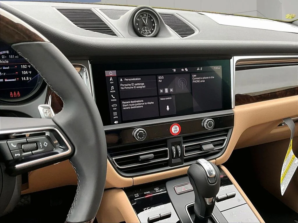 2026 Porsche Macan Base - Photo 16