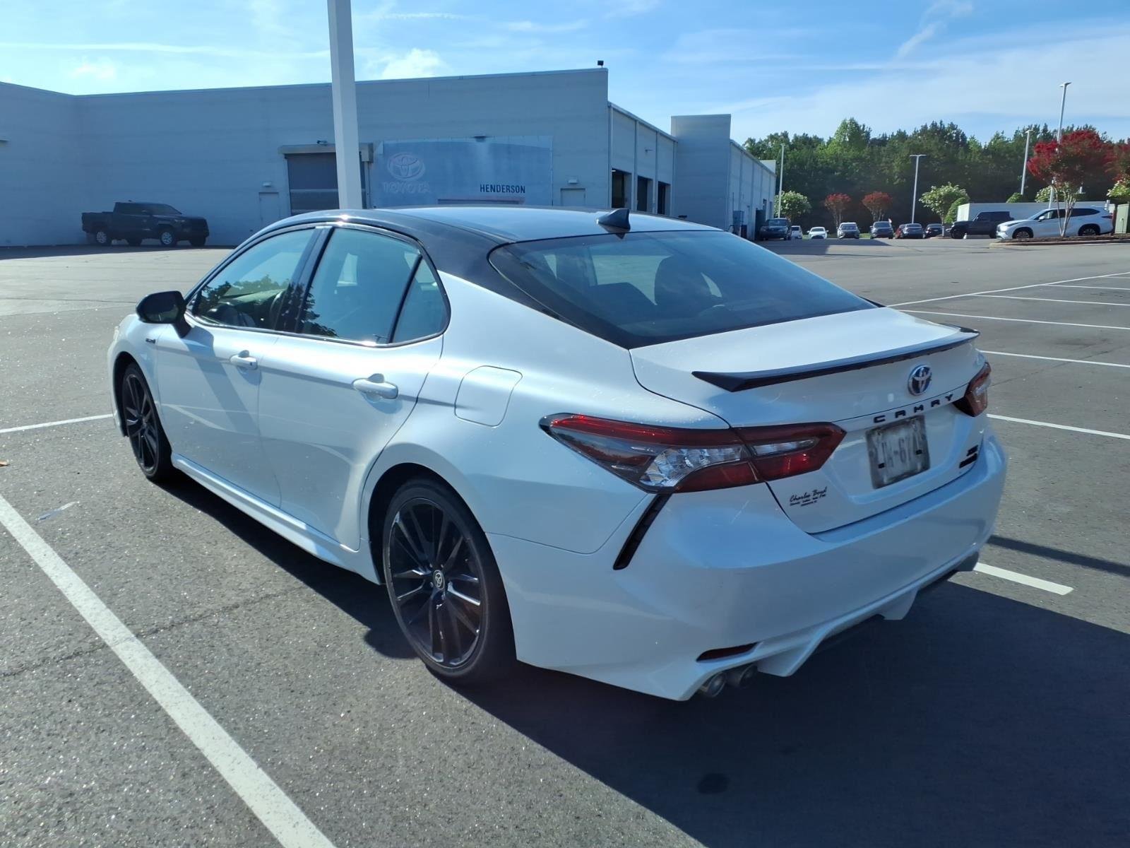 Used 2021 Wind Chill Pearl/Midnight Black Metallic Toyota Hybrid XSE image 3