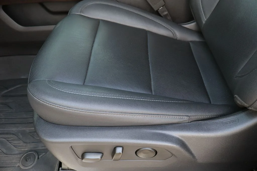 Used 2023 Silver GMC SLT image 21
