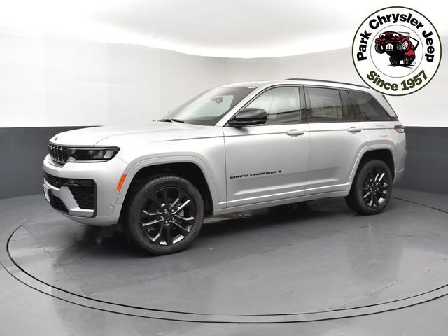 New 2026 Silver Zynith Exterior Paint Jeep Limited Reserve image 3