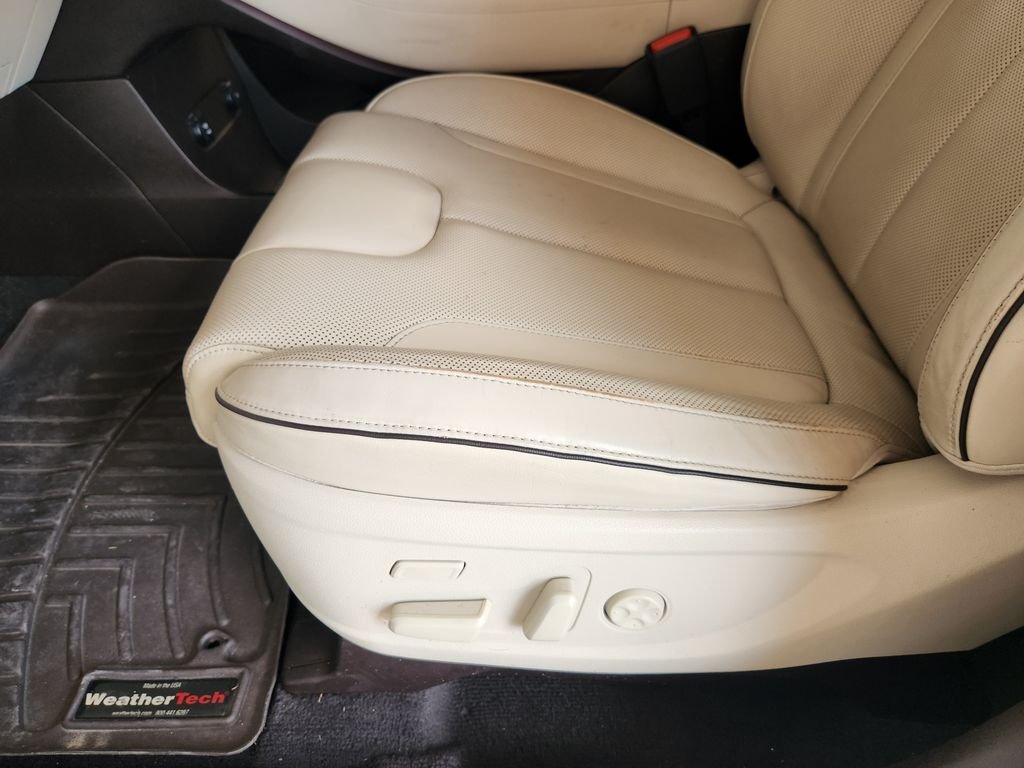 Used 2021 Hyper White Hyundai Calligraphy image 25