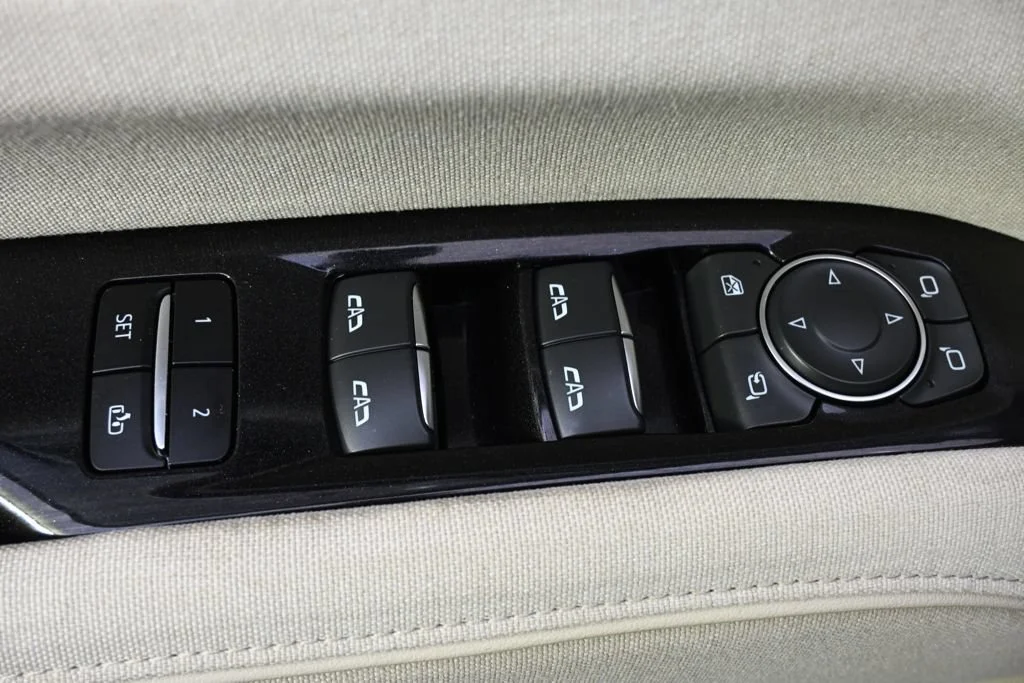 Used 2022 Galactic Gray Metallic Cadillac Sport Platinum image 24