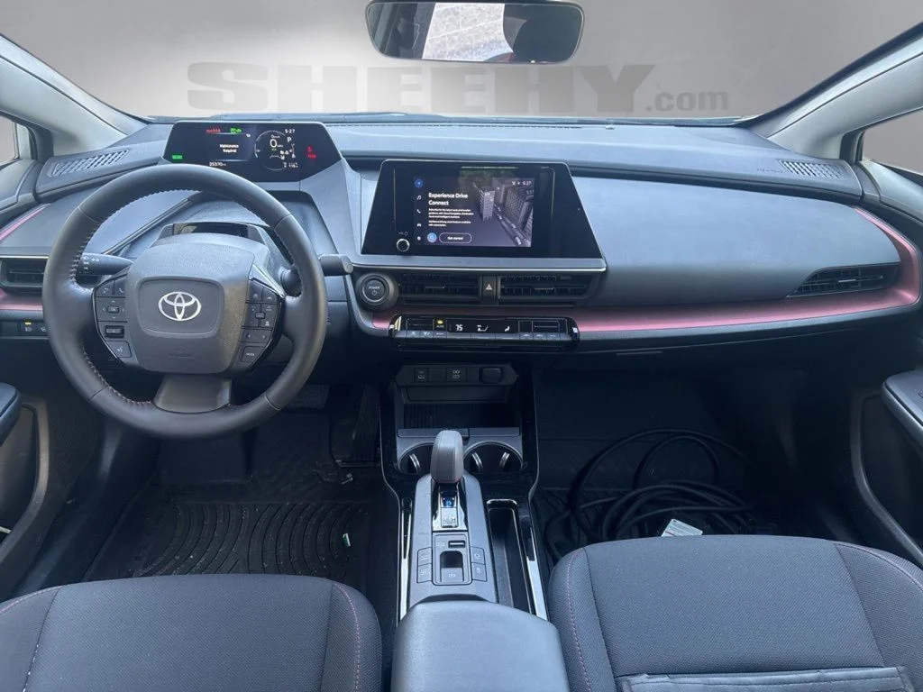 Used 2024  Toyota SE image 3
