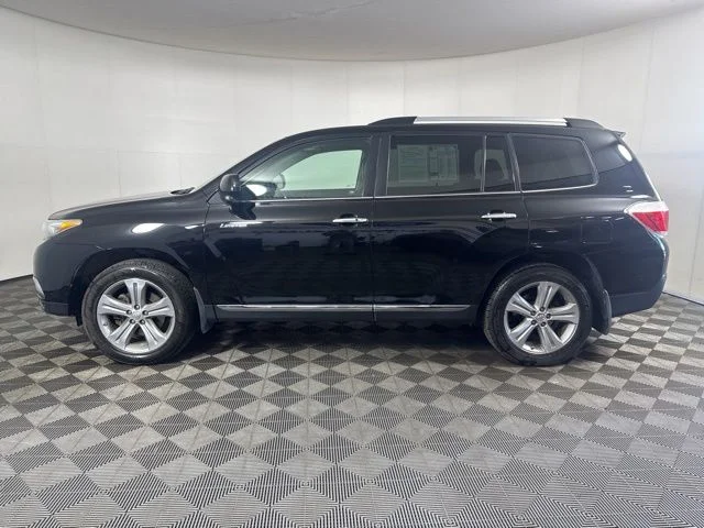 Used 2013 Black Toyota Limited image 7