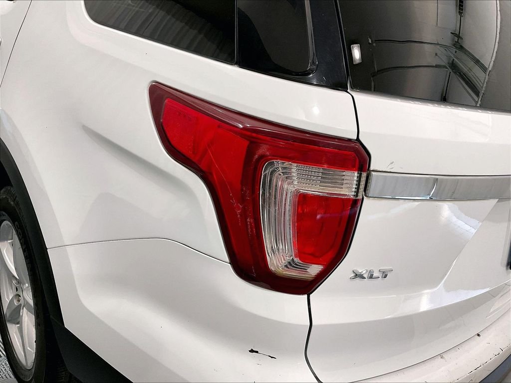 Used 2016 White Ford XLT image 33