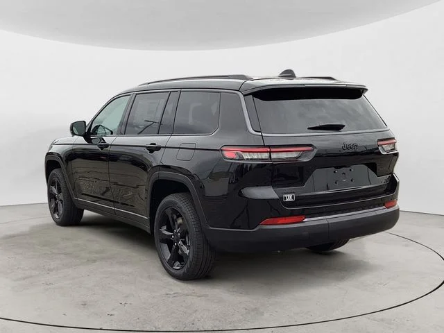 New 2026 Diamond Black Crystal Pearlcoat Jeep L LIMITED 4X4 image 3