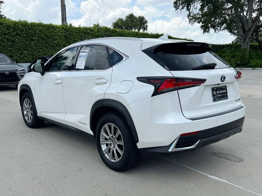 Certified Used 2021 EMINENT WHITE PEARL Lexus 300h image 5