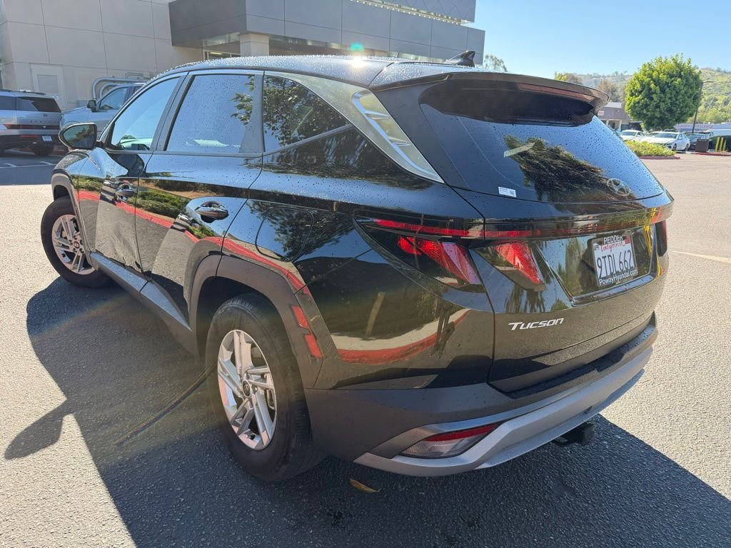 Used 2025 Black Hyundai SE image 5