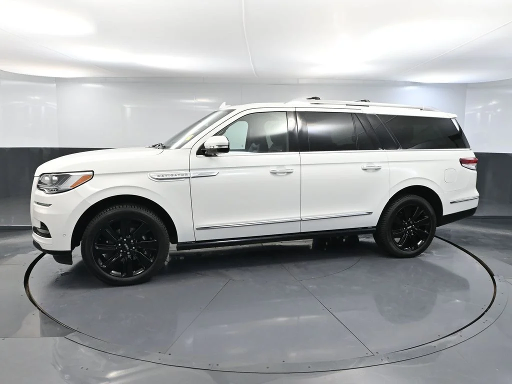 2024 Lincoln Navigator Reserve - Photo 11