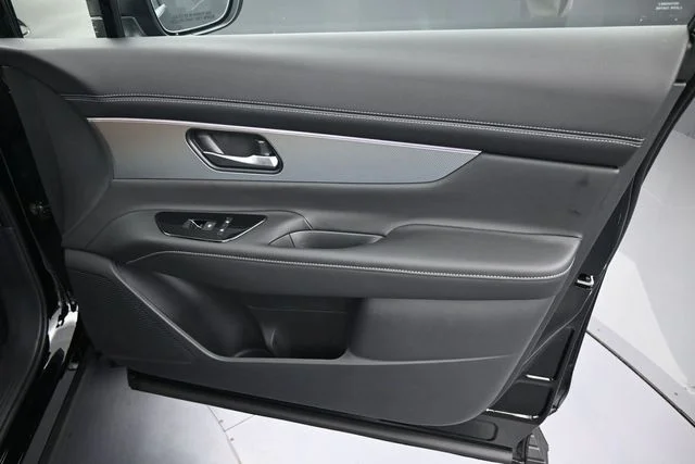 New 2026 Super Black Nissan Platinum image 11
