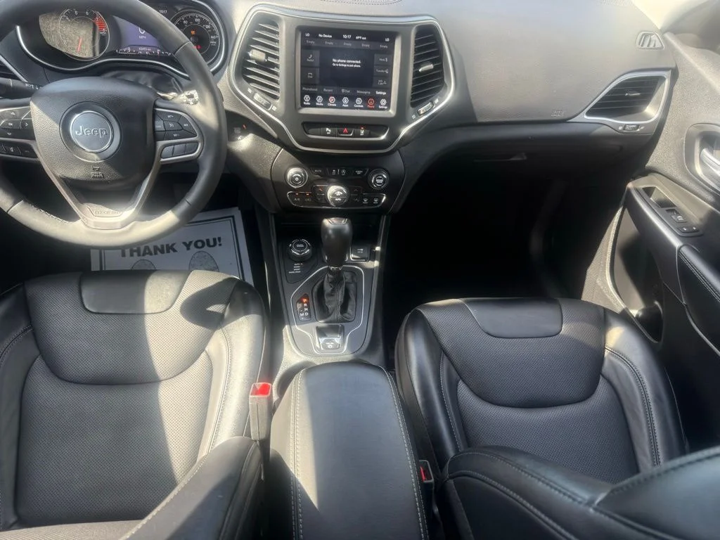 Used 2022 Gray Jeep Latitude Lux image 34