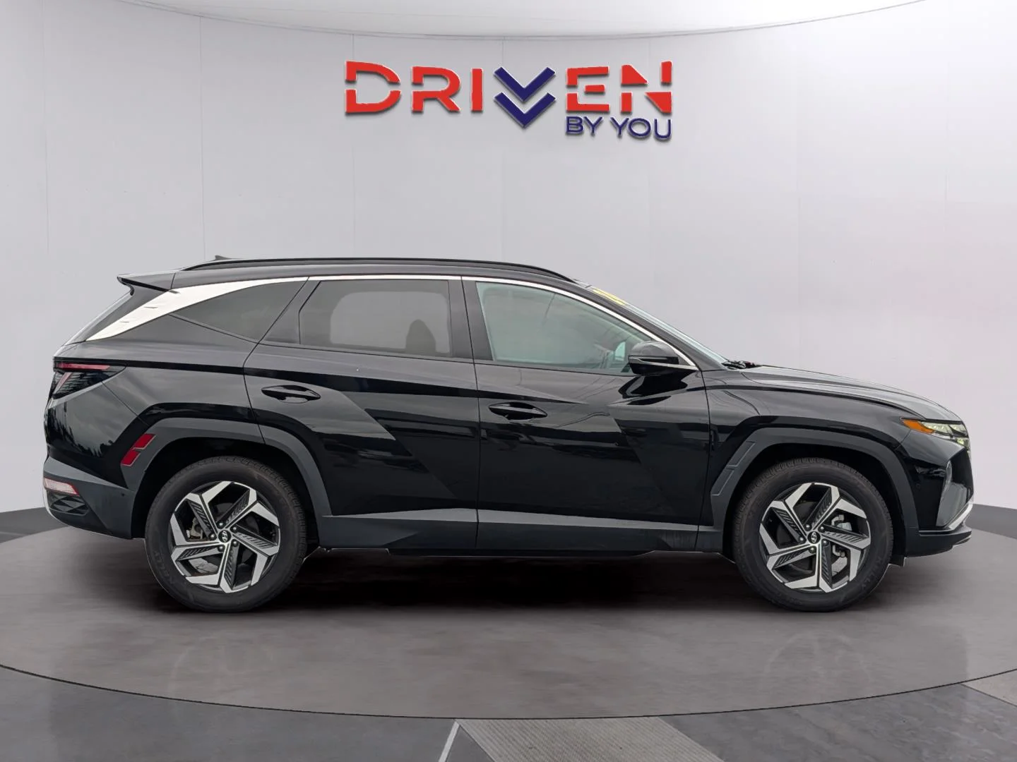 Used 2024 Black Pearl Hyundai Limited image 6