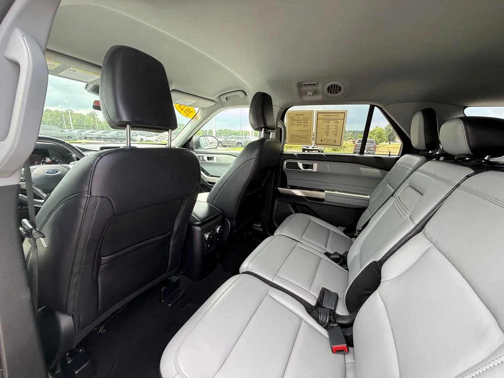 Used 2021 Silver Ford XLT image 23