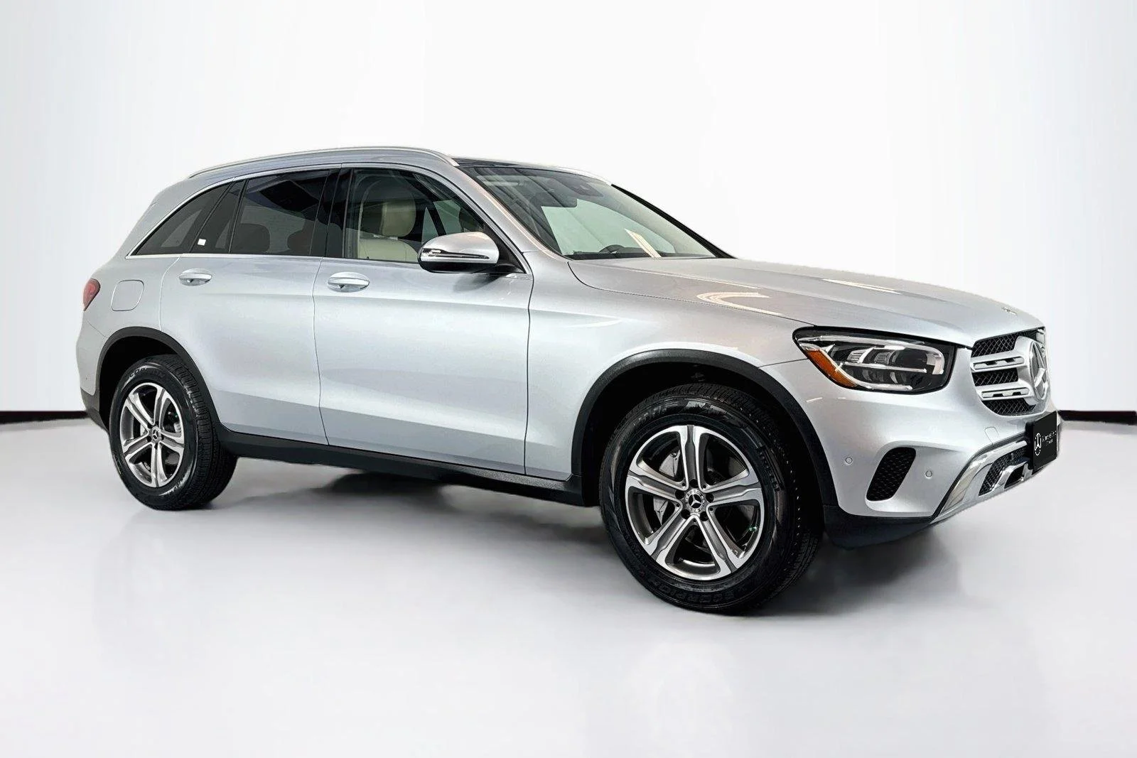 Used 2022 Cirrus Silver Metallic Mercedes-Benz GLC 300 image 3