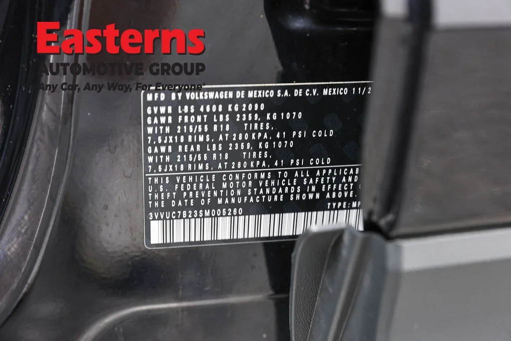 Used 2025 Black Volkswagen 1.5T SE image 34