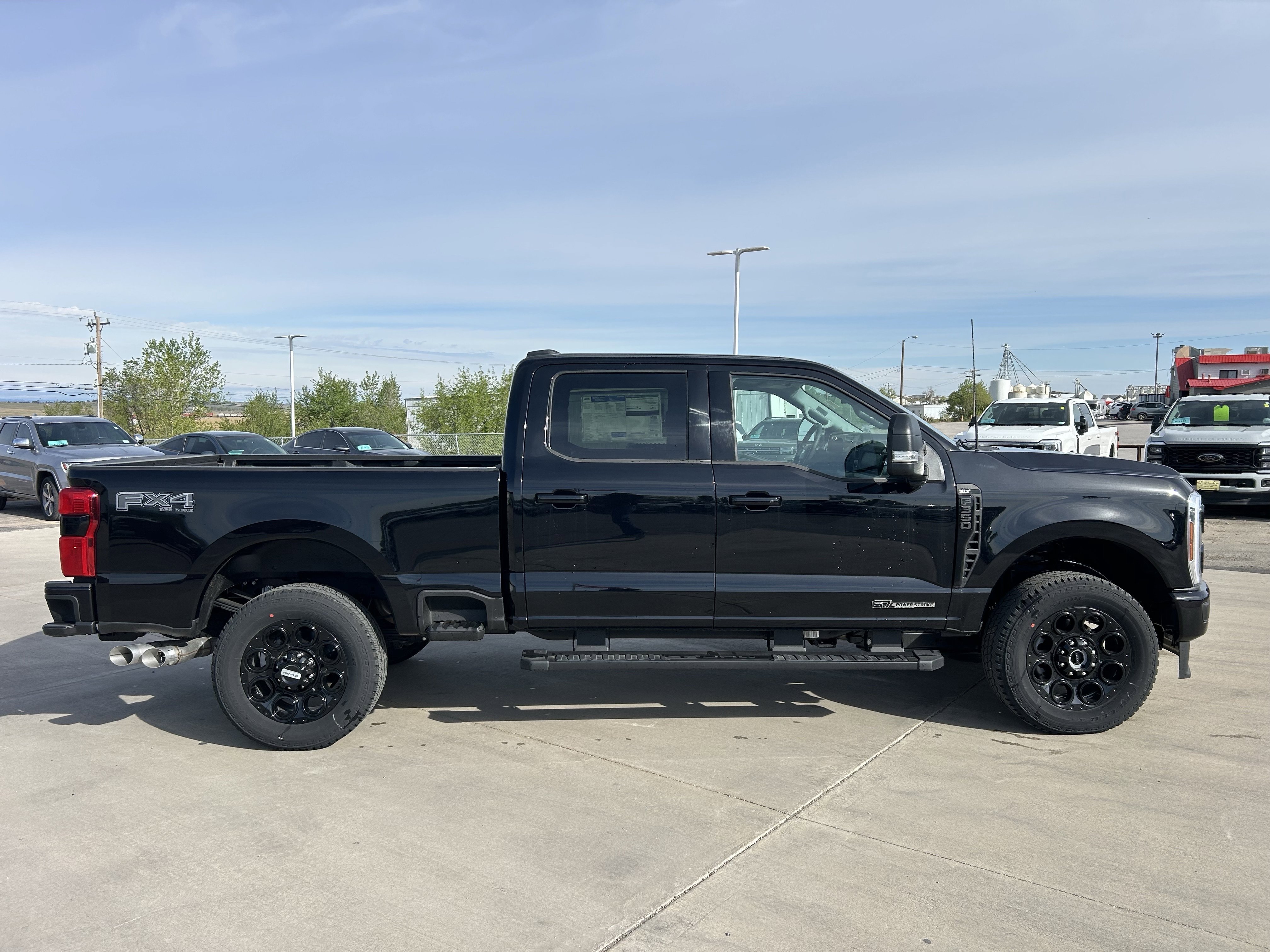 New 2026 AGATE BLACK Ford XLT image 2