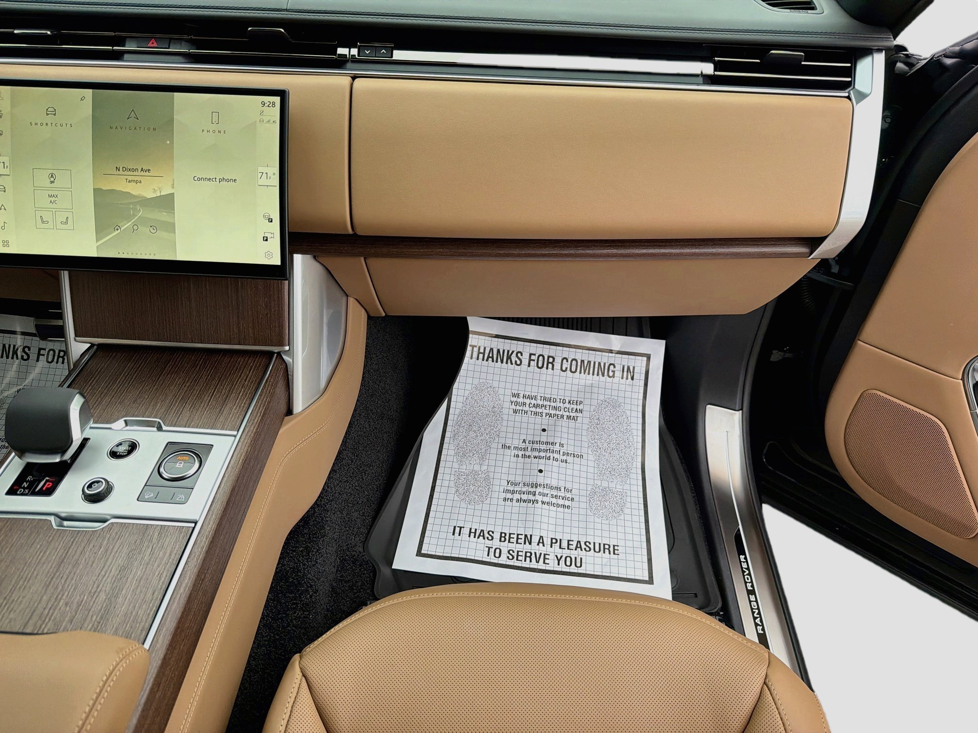 New 2027 British Racing Green LAND ROVER SE image 19
