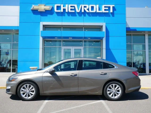 Used 2020 Chevrolet Malibu 1LT with VIN 1G1ZD5ST7LF053854 for sale in Roseville, MN