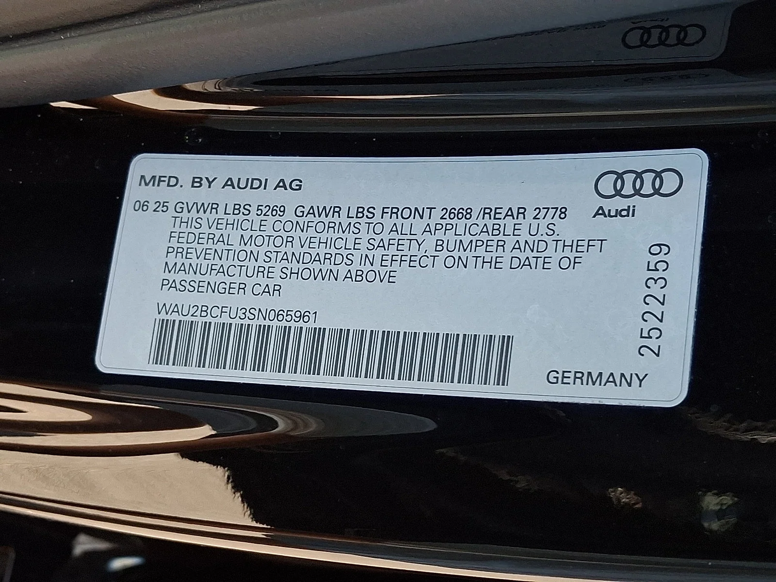 Used 2025 Mythos Black Metallic   0E0e Audi Premium Plus image 27
