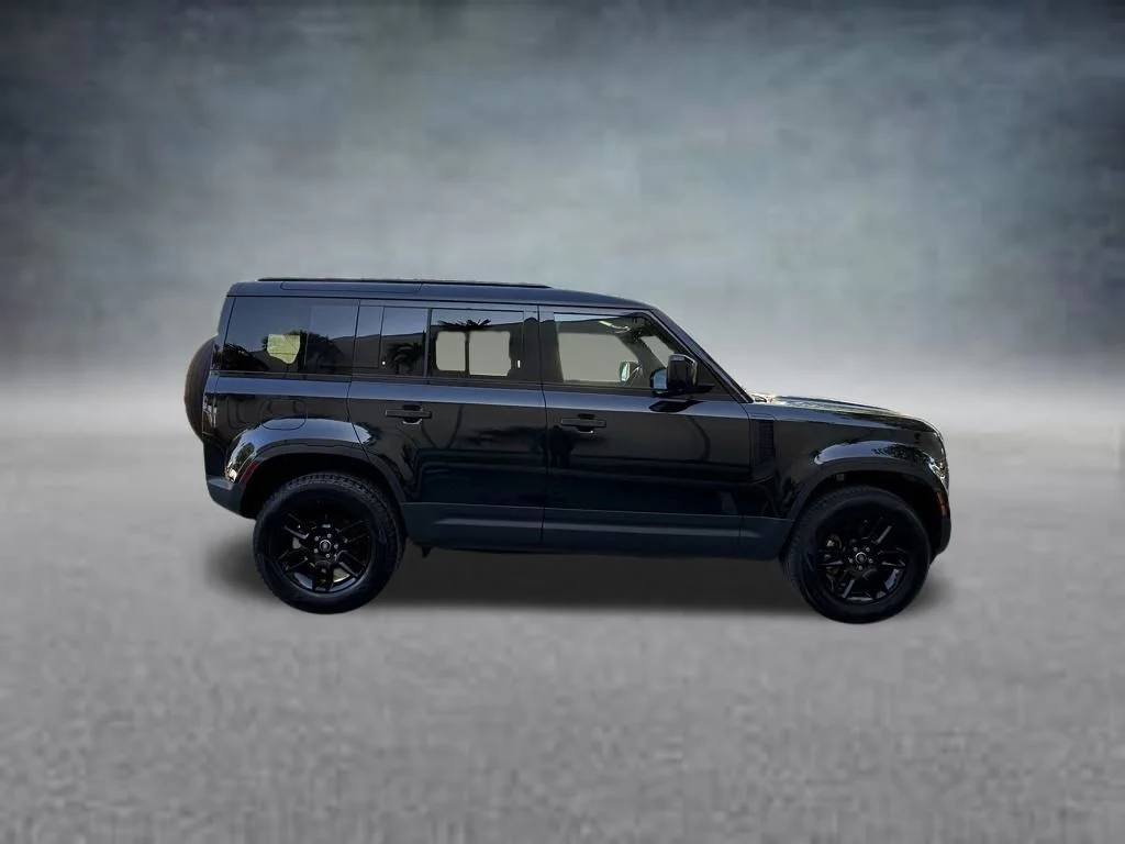 Used 2025 Black Land Rover S image 8