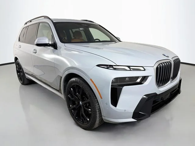 Used 2023 Gray BMW xDrive40i image 3
