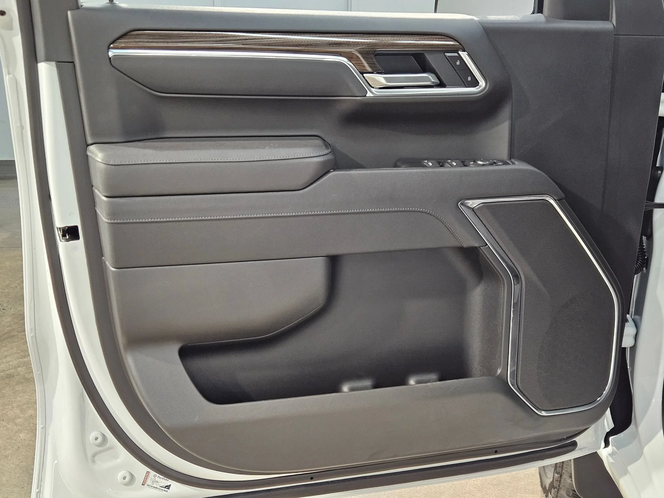 Used 2026 Summit White Chevrolet LT Trail Boss image 20