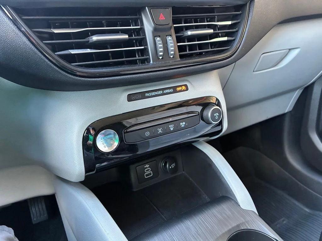 Used 2024 Blue Ford Base image 29