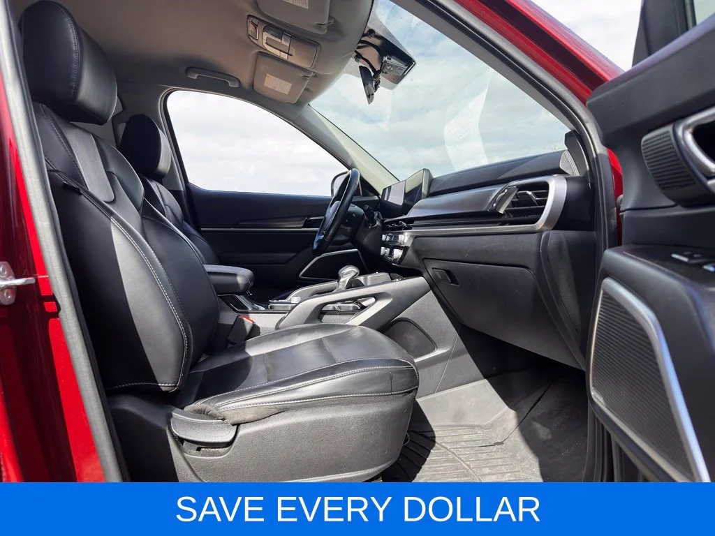 Used 2023 Red Kia S image 14