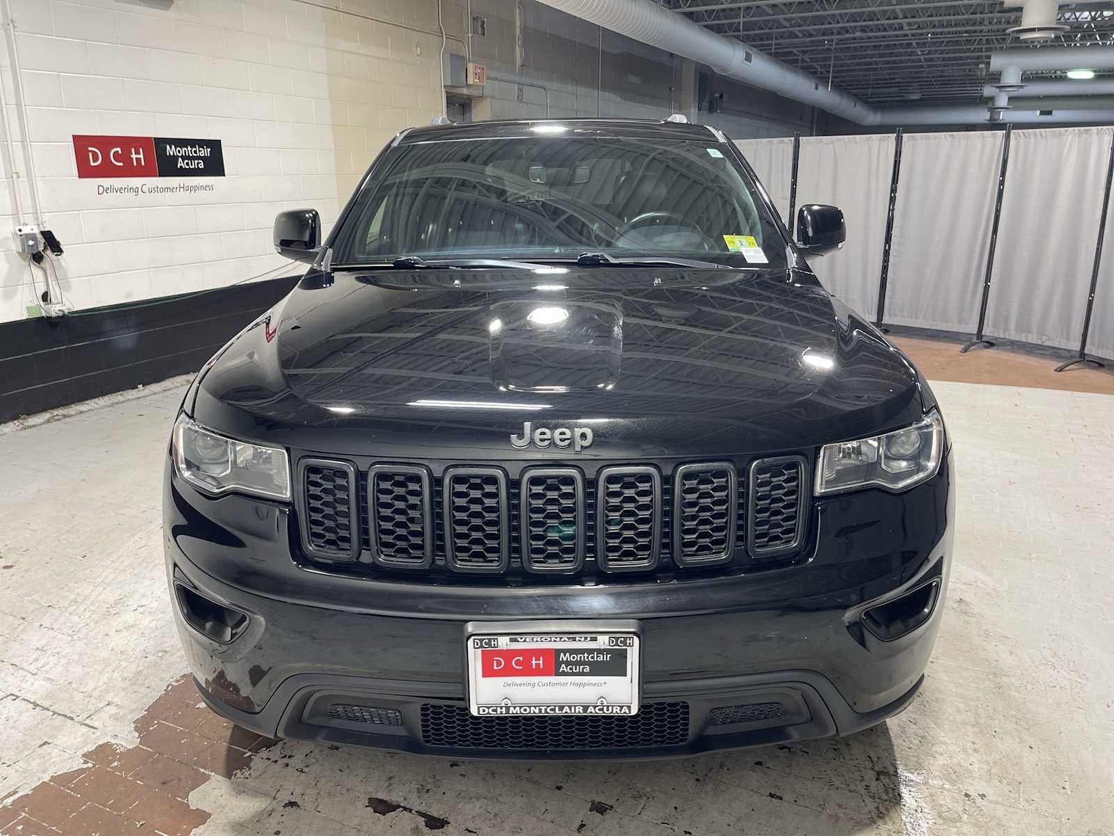 Used 2019 Diamond Black Crystal Pearlcoat Jeep Limited image 6