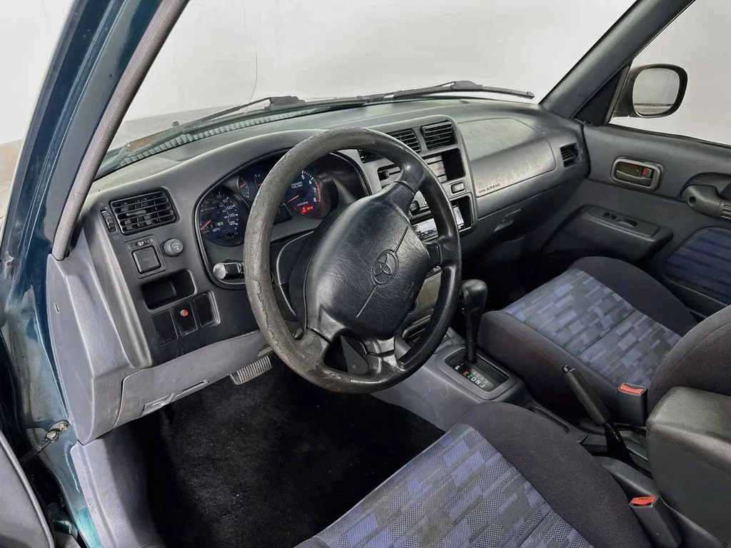 Used 1997  Toyota Base image 9